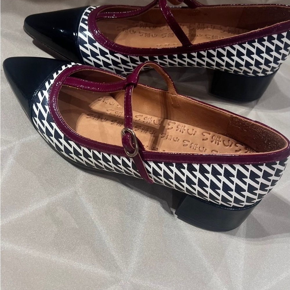 Chie Mihara T-Strap Block Heel Pumps NWT EU 36 Made in Spain Navy geometric - Picture 8 of 9